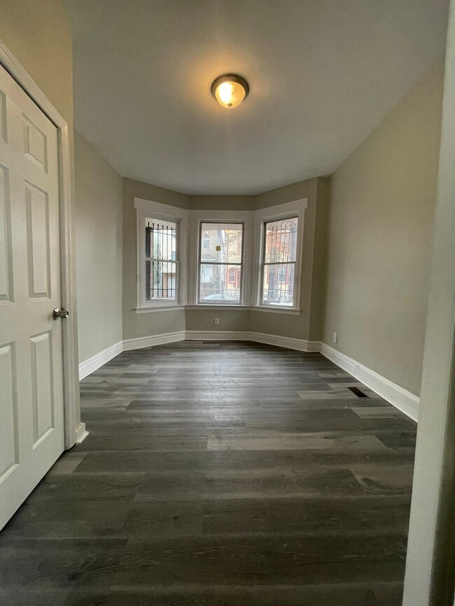 Building Photo - 141 Sunset Ave