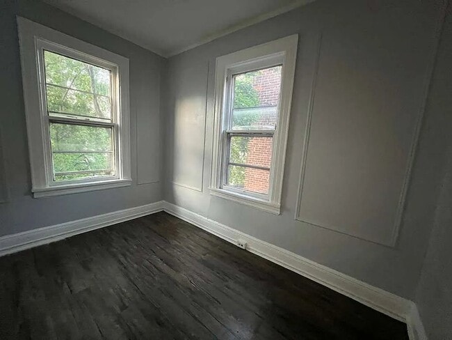 Building Photo - 309 Park Ave