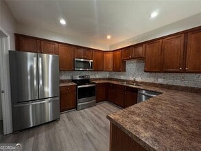 Building Photo - 1812 Lakewood Terrace SE