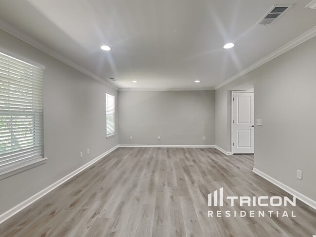 Building Photo - 332 Parmley Ln