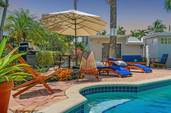 Building Photo - 1449 NE 23rd St