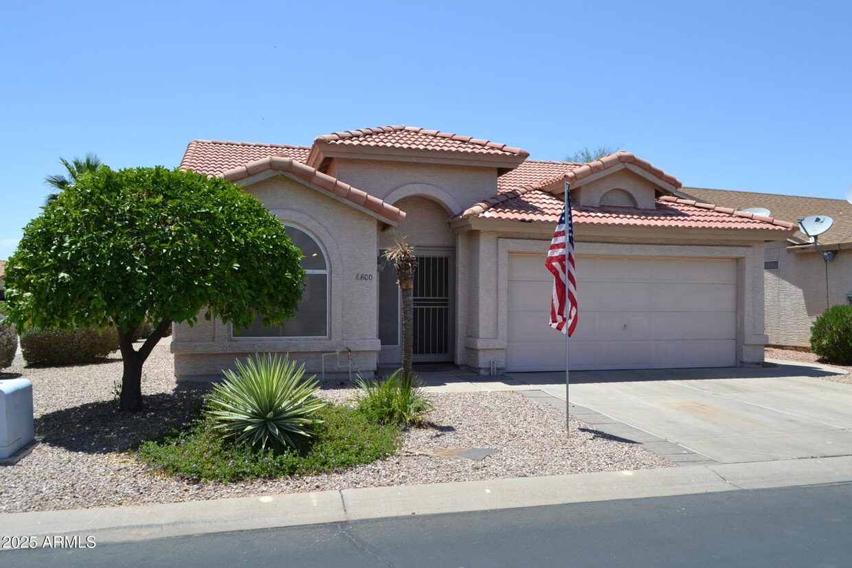 Primary Photo - 6800 S Oakmont Dr