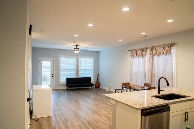 Foto del edificio - 952 Anise Ln