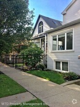 Building Photo - 3022 N Oakley Ave