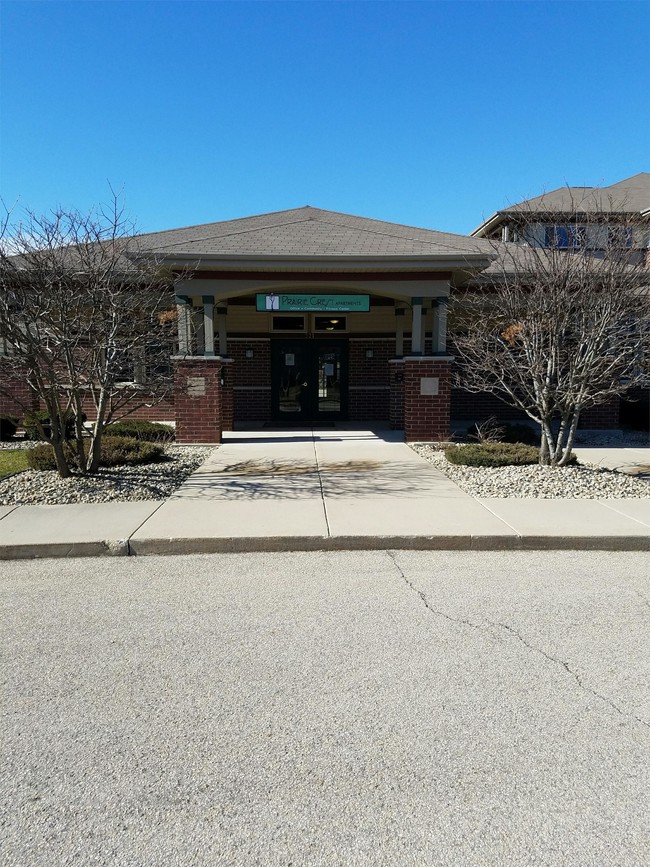 Building Photo - 290 Prairie Heights Dr