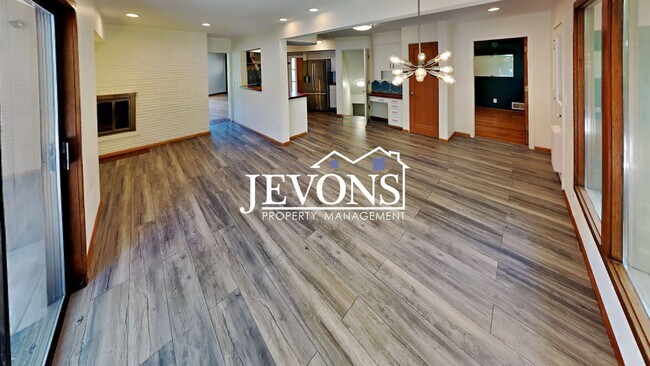 Building Photo - Get $500.00 off your first full month's re...