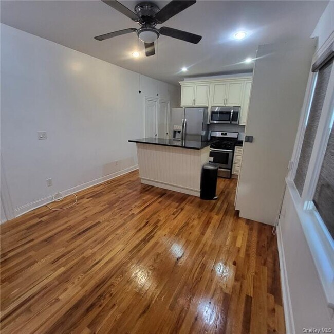 Building Photo - 4118 Wickham Ave