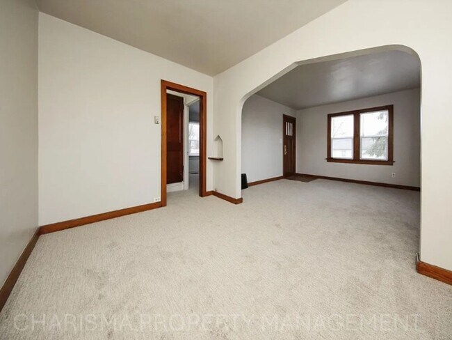 Building Photo - Charming 3 BD Home Across from Emerson Park – Move-In Ready!