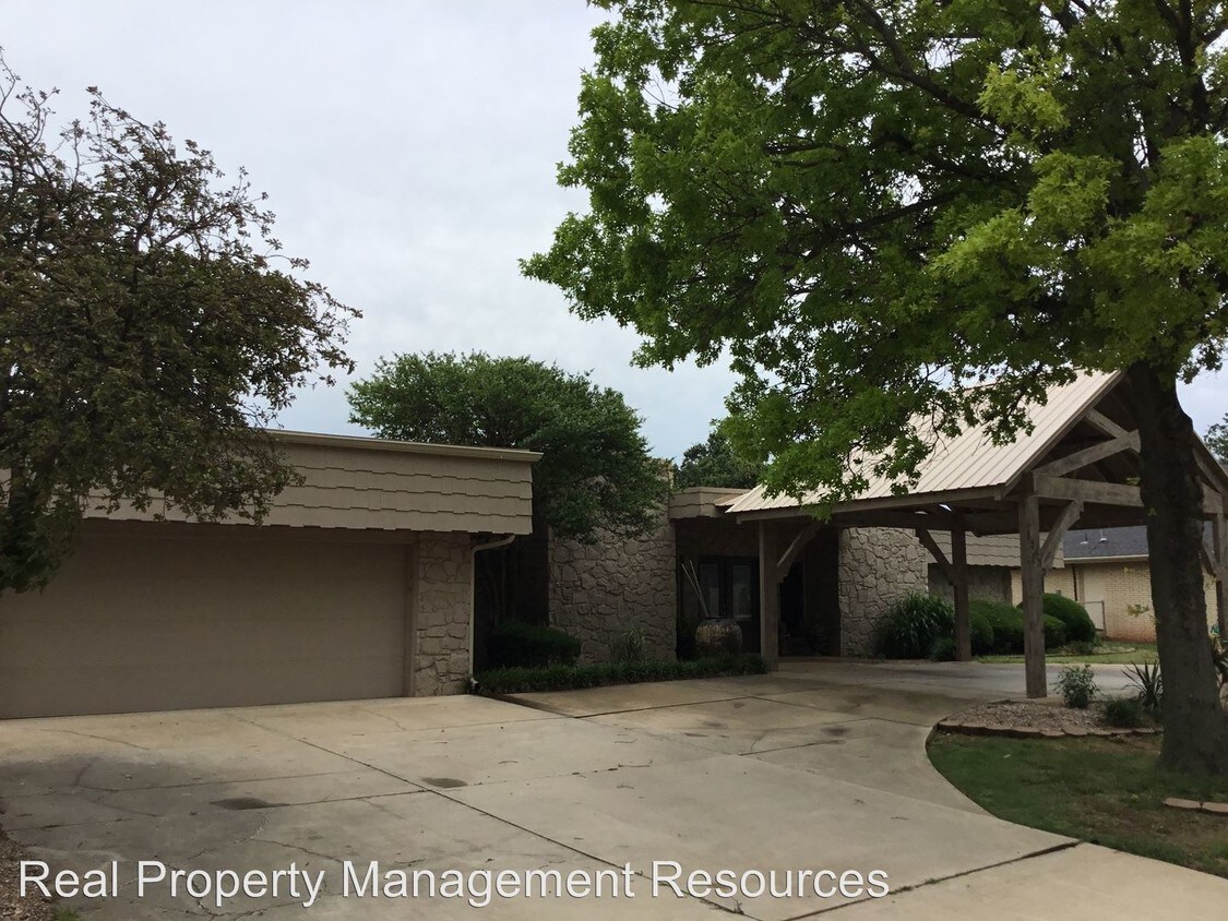 Primary Photo - 12932 Green Valley Dr