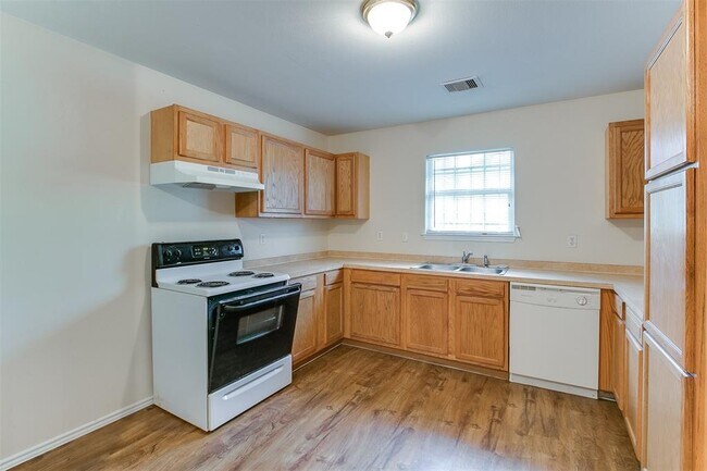 Foto del edificio - 5203 Ridgeway Unit B Dr