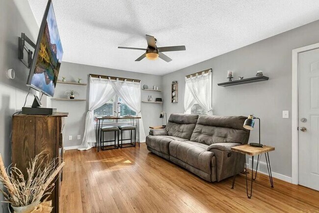 Foto del edificio - 401 7th Ave S