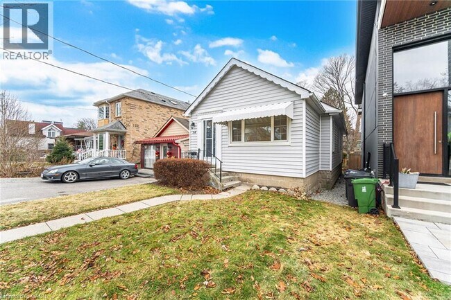 Building Photo - 54 Thirty First St