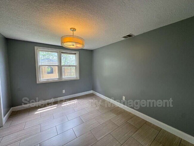 Foto del edificio - 7021 Omaha Ct