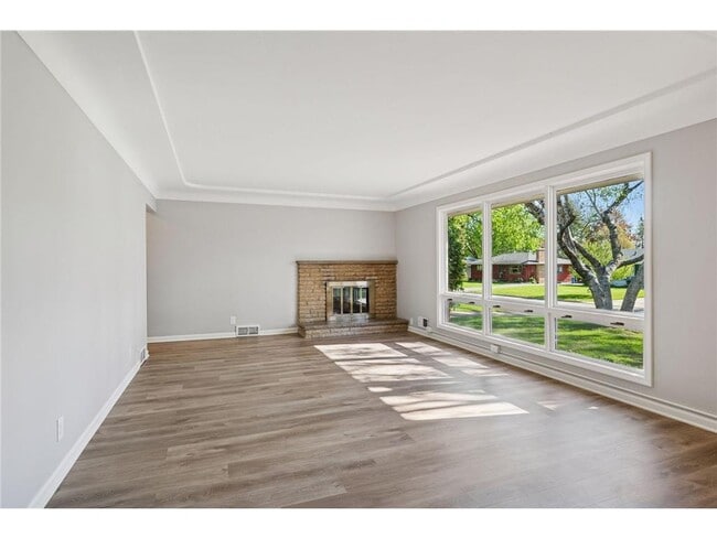 Foto del edificio - 6416 Wilryan Ave
