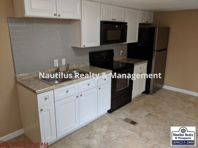 Foto del edificio - 809 E 11th Ct