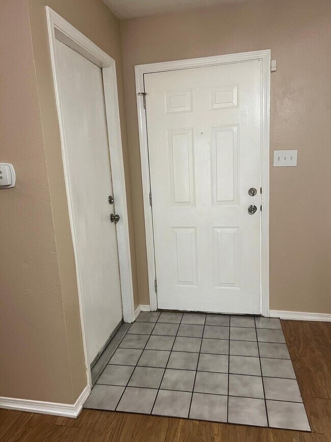 Building Photo - 2804 Quail Pointe Dr NW