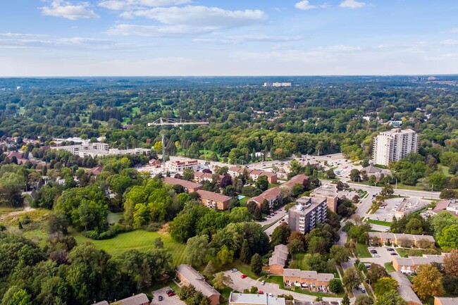 Building Photo - Berkshire Wonderland Apartments