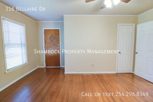 Foto del edificio - 3 bedroom home in Woodway!