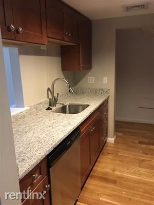 Building Photo - 1 br, 1 bath  - 11 Bow St