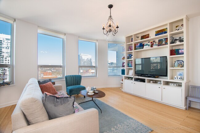 Foto del edificio - 421 W Huron St