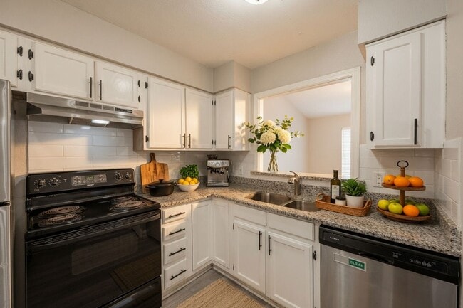 Foto del edificio - 4748 Old Bent Tree Ln