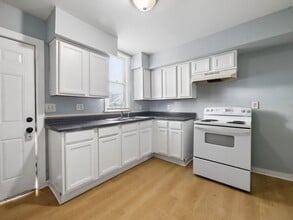 Building Photo - 673-675-675 Stanley Ave