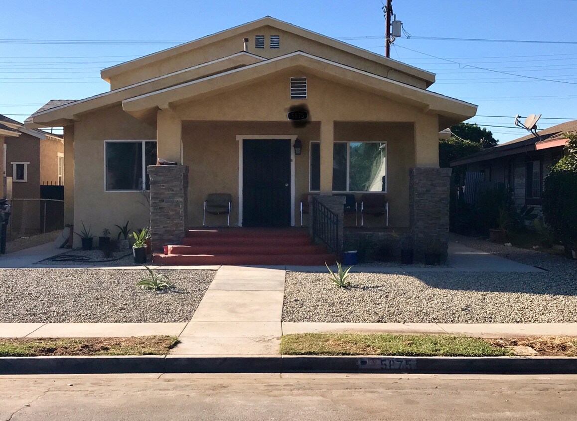 Primary Photo - 5875 Makee Ave