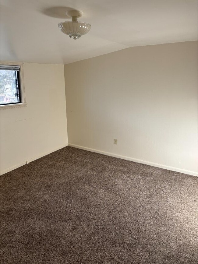 Foto del edificio - 613 Sage Ave