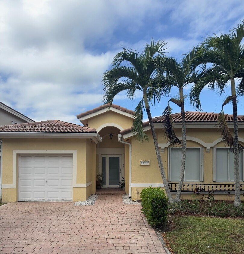 Primary Photo - 4444 NW 109th Psge