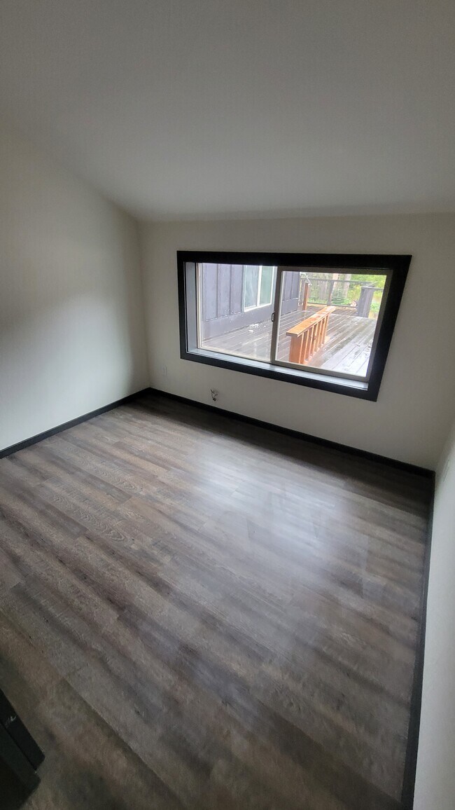 Bedroom - 21719 Donner Pass Rd