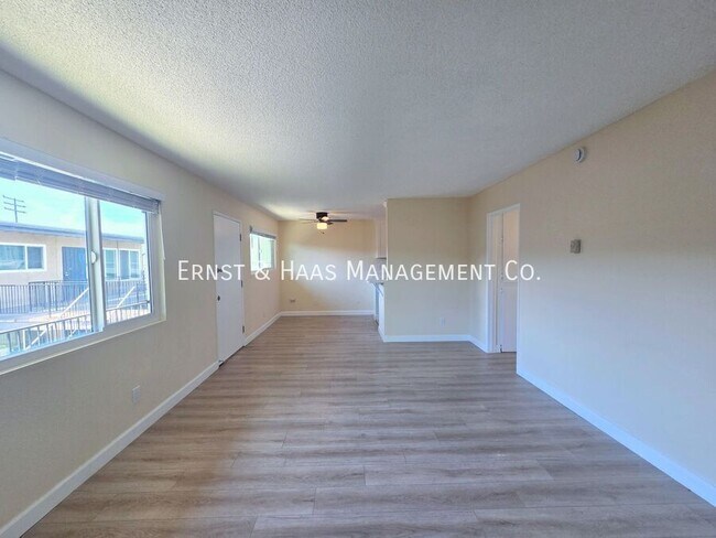 Foto del edificio - 5535 Ackerfield Ave