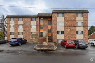 Building Photo - 903 Mount Royal Blvd