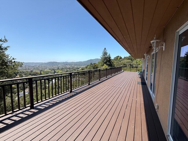 Building Photo - FOUR BEDROOM HOME IN THE GREENBRAE HILLS W...