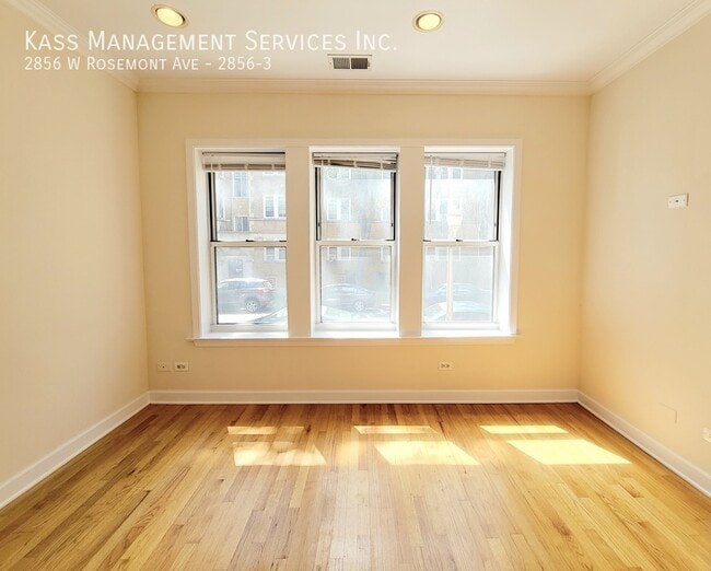 Building Photo - 2856 W Rosemont Ave