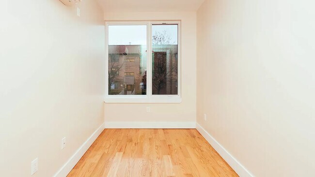 Foto del edificio - 189 Johnson Ave