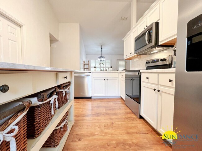 Building Photo - Beautiful 3 Bedroom home in Navarre!