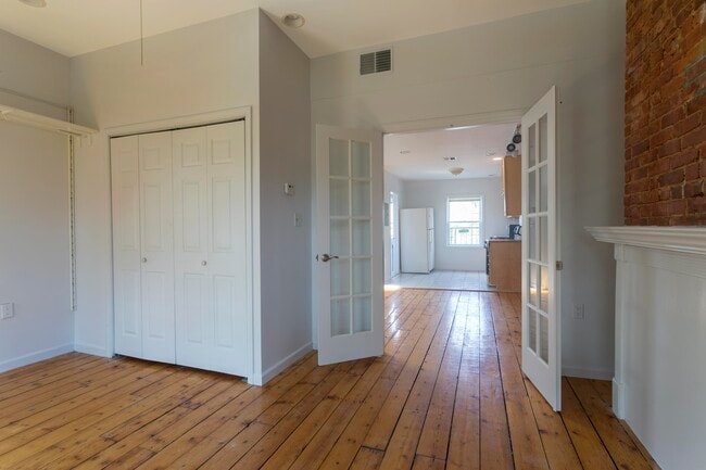 Building Photo - 294 Pavonia Ave