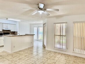 Building Photo - 977 Riverside Dr