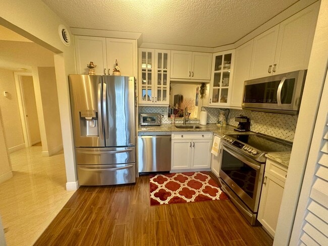 Building Photo - 14773 Cumberland Dr