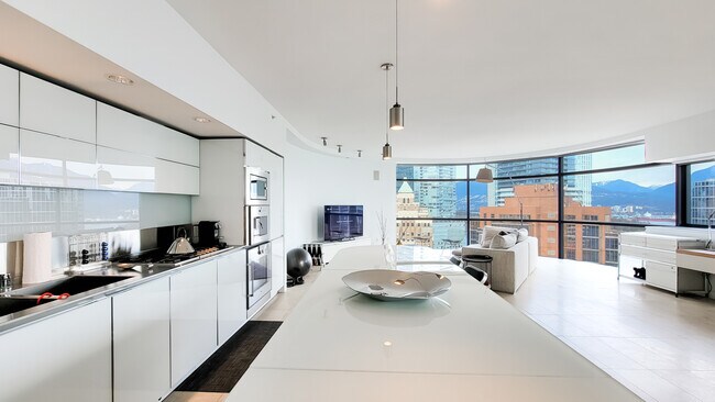 Photo du bâtiment - 838 Hastings St W