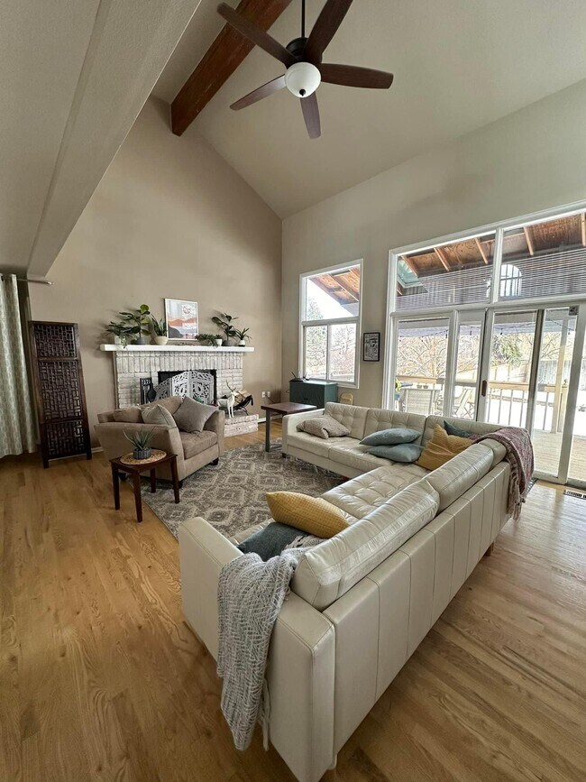 Foto del edificio - 3400 W 104th Pl