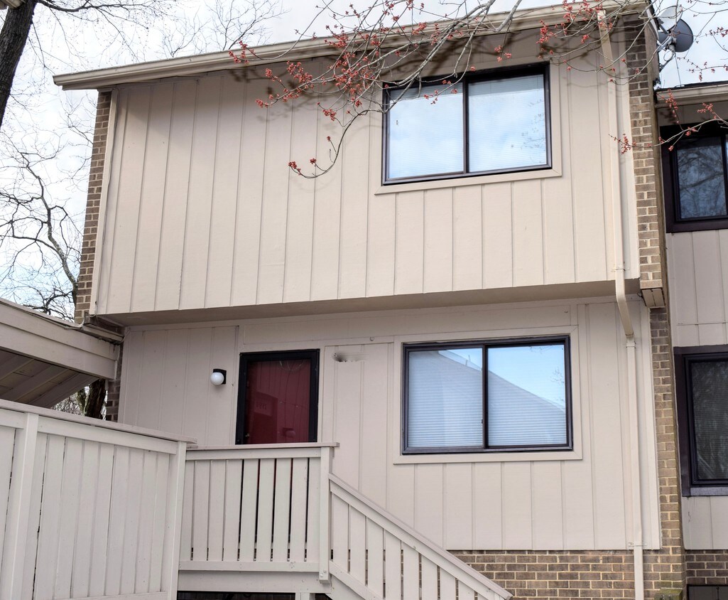 Foto principal - 2519 Glengyle Dr