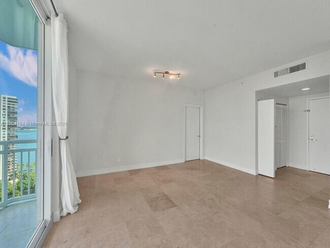 Foto del edificio - 2475 Brickell Ave