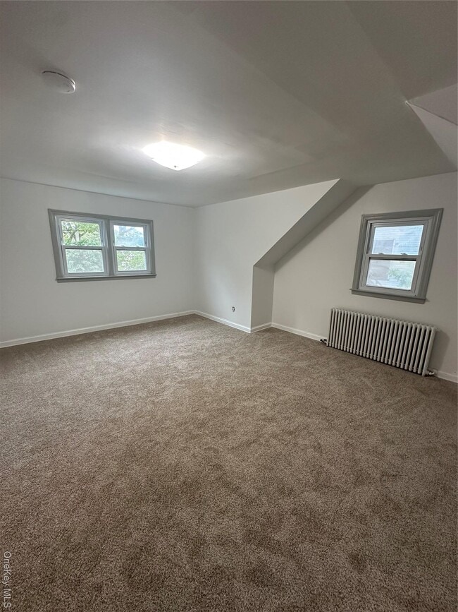 Building Photo - 528 N Broome Ave