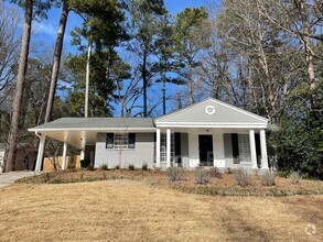 Building Photo - 1525 Sanden Ferry Dr