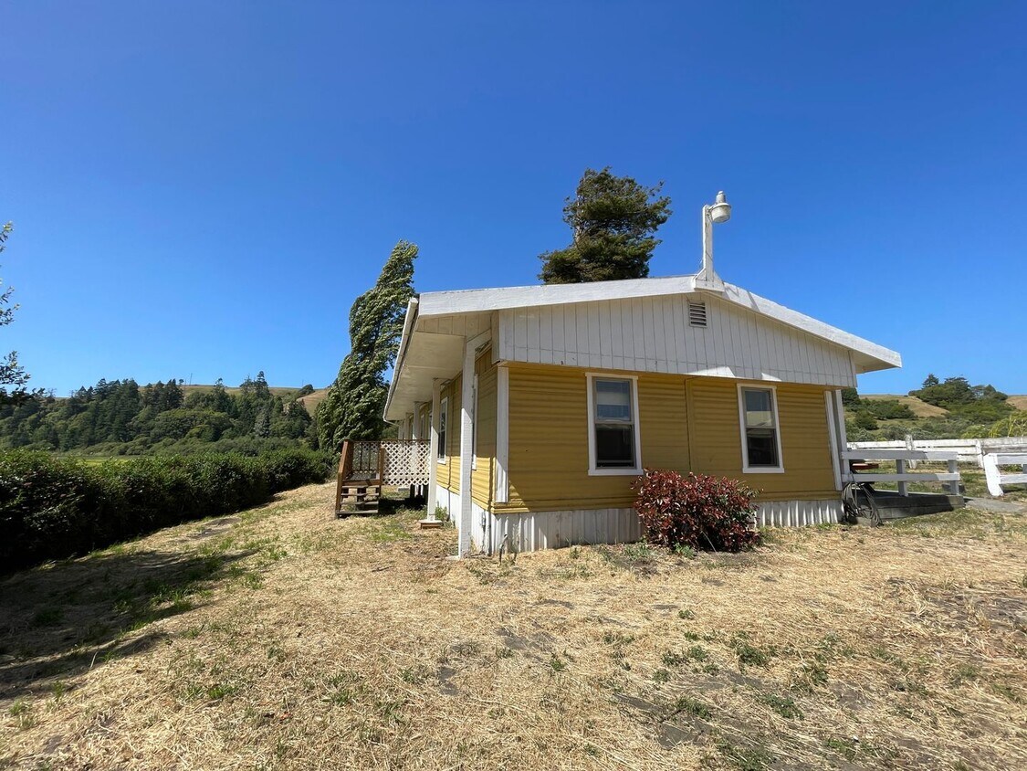 Primary Photo - 2 Bedroom, 2 Bathroom with Large Bonus Roo...