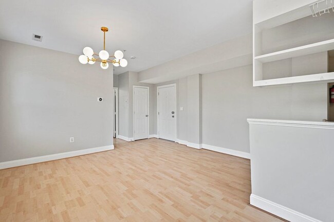 Building Photo - Enticing Two Bedroom in Edgewood! - Water ...