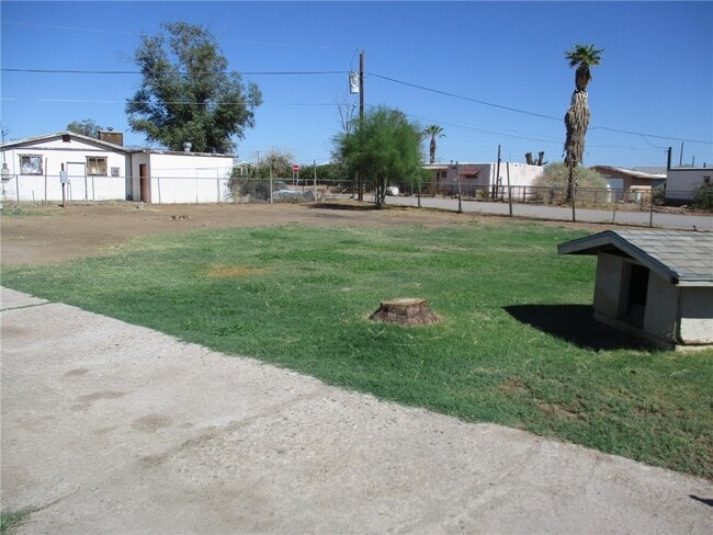 Building Photo - 10057 Driftwood Cir