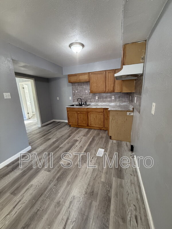 Foto del edificio - 10816 Spring Garden Dr