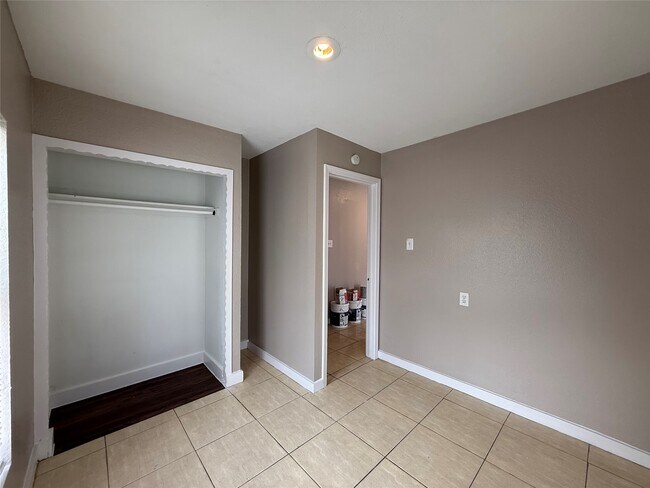 Foto del edificio - 7314 Navigation Blvd